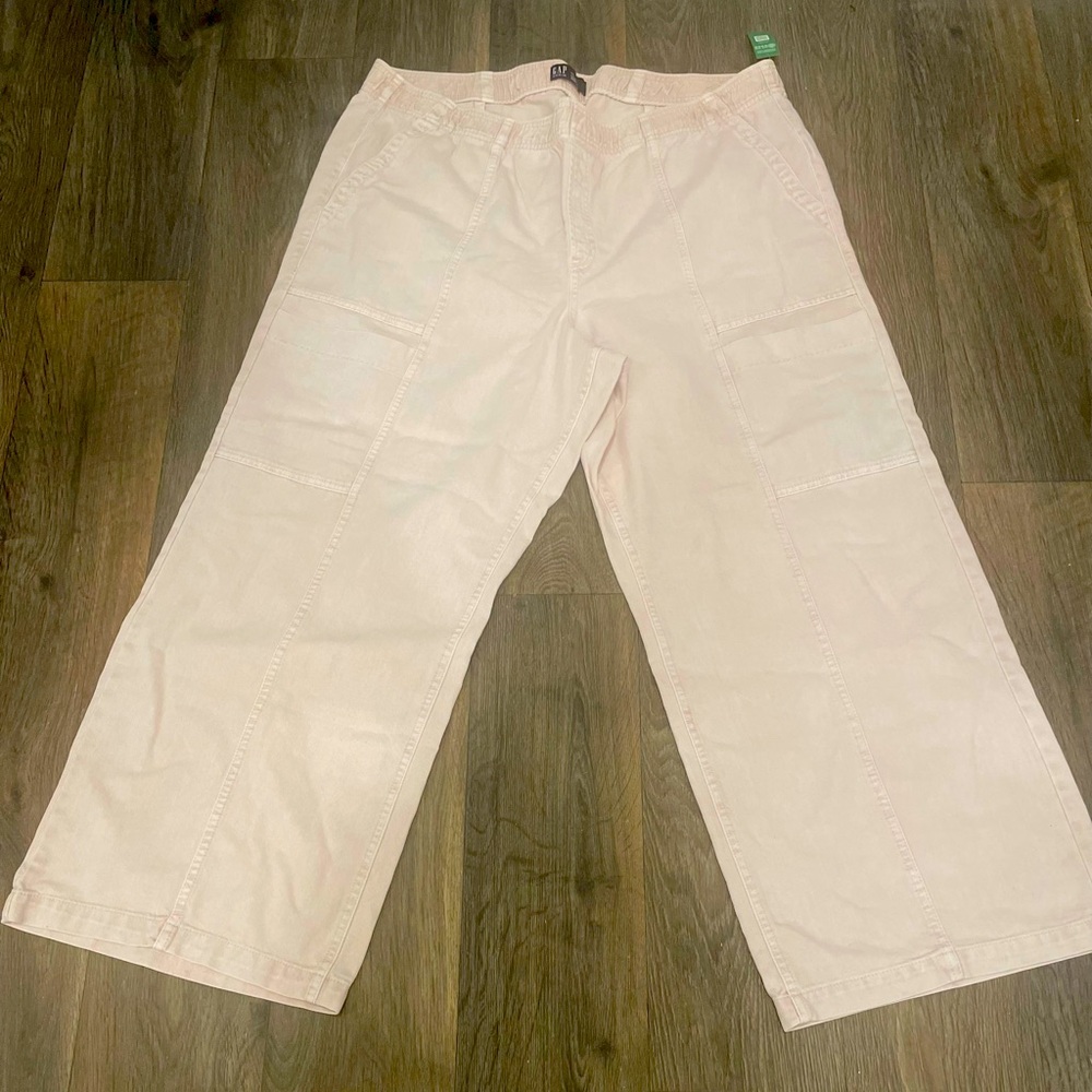 NWT GAP High-Rise Wide-Leg Jeans | Trendy Denim Staple